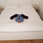 Sleepin Orleans - Parking - Netflix